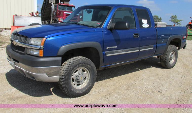 image for item F5282 2003 Chevrolet Silverado 2500HD LS Z71 Ext. Cab pickup truck