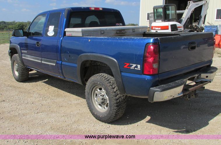 image for item F5282 2003 Chevrolet Silverado 2500HD LS Z71 Ext. Cab pickup truck