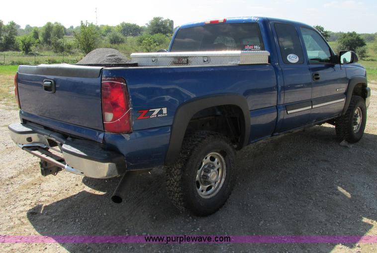 image for item F5282 2003 Chevrolet Silverado 2500HD LS Z71 Ext. Cab pickup truck