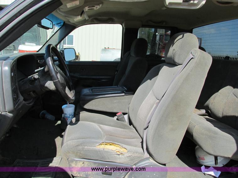 image for item F5282 2003 Chevrolet Silverado 2500HD LS Z71 Ext. Cab pickup truck