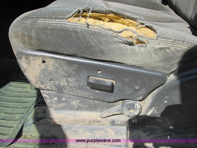 image for item F5282 2003 Chevrolet Silverado 2500HD LS Z71 Ext. Cab pickup truck