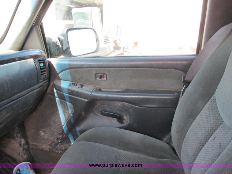 image for item F5282 2003 Chevrolet Silverado 2500HD LS Z71 Ext. Cab pickup truck