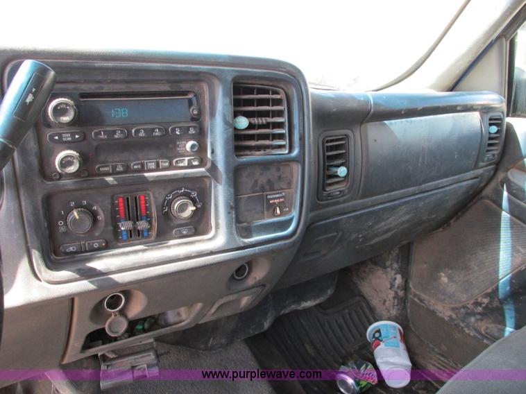 image for item F5282 2003 Chevrolet Silverado 2500HD LS Z71 Ext. Cab pickup truck