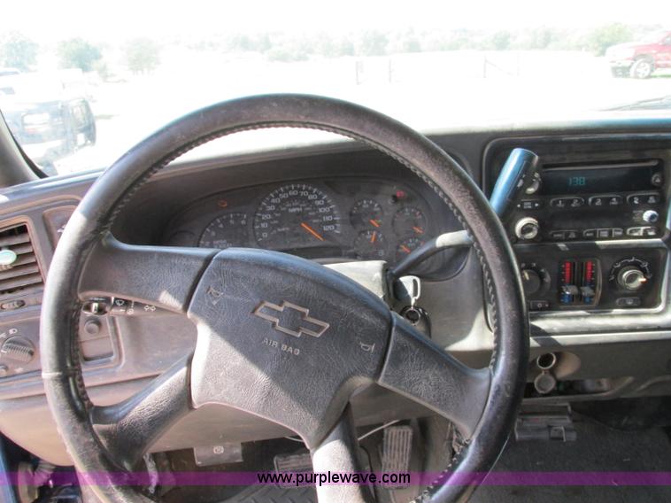 image for item F5282 2003 Chevrolet Silverado 2500HD LS Z71 Ext. Cab pickup truck