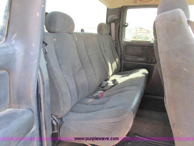 image for item F5282 2003 Chevrolet Silverado 2500HD LS Z71 Ext. Cab pickup truck