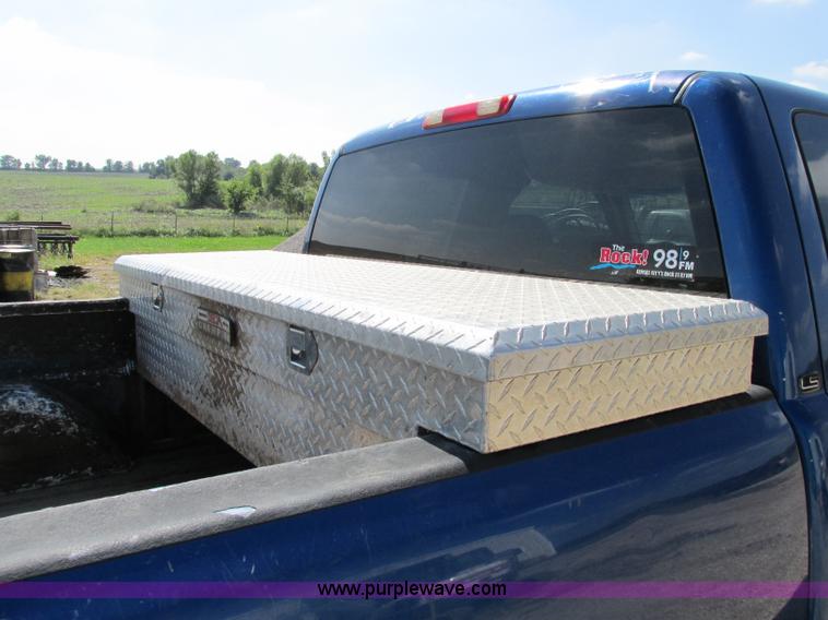 image for item F5282 2003 Chevrolet Silverado 2500HD LS Z71 Ext. Cab pickup truck