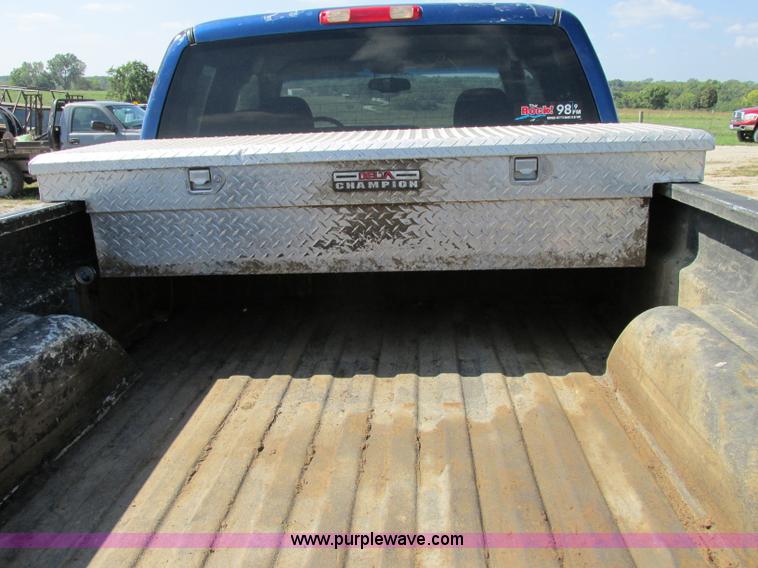 image for item F5282 2003 Chevrolet Silverado 2500HD LS Z71 Ext. Cab pickup truck