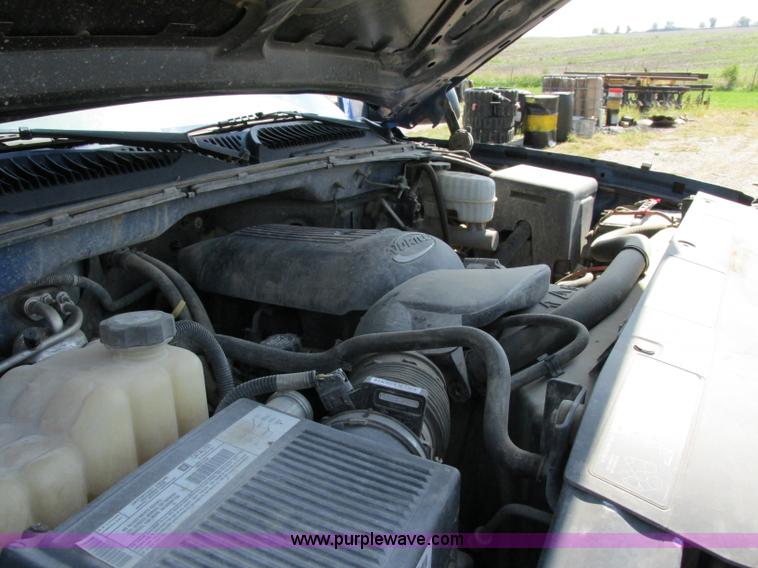 image for item F5282 2003 Chevrolet Silverado 2500HD LS Z71 Ext. Cab pickup truck