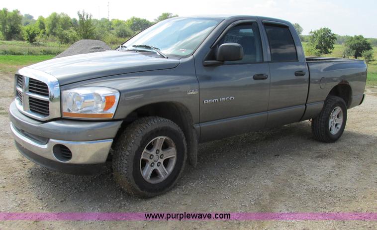 image for item F5284 2006 Dodge Ram 1500 Quad Cab pickup truck