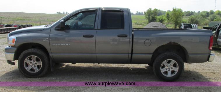 image for item F5284 2006 Dodge Ram 1500 Quad Cab pickup truck