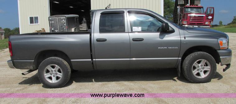 image for item F5284 2006 Dodge Ram 1500 Quad Cab pickup truck