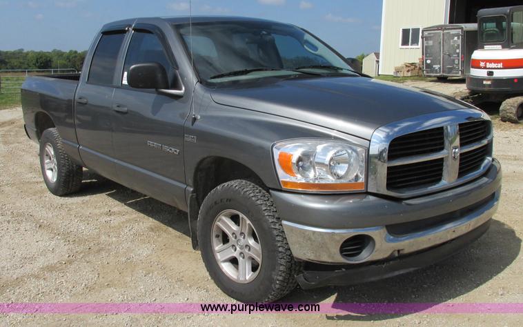 image for item F5284 2006 Dodge Ram 1500 Quad Cab pickup truck