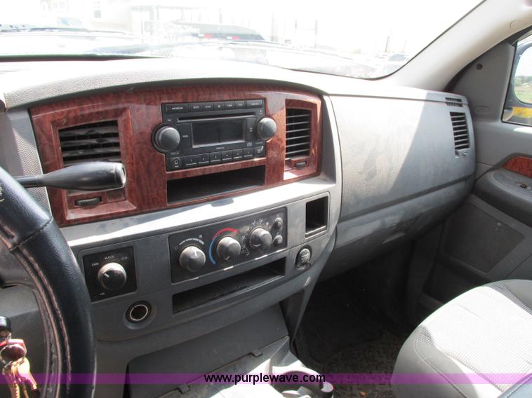 image for item F5284 2006 Dodge Ram 1500 Quad Cab pickup truck