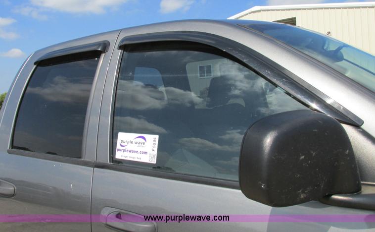 image for item F5284 2006 Dodge Ram 1500 Quad Cab pickup truck