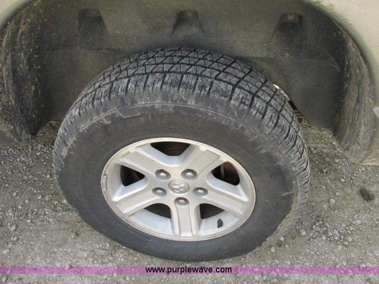 image for item F5284 2006 Dodge Ram 1500 Quad Cab pickup truck