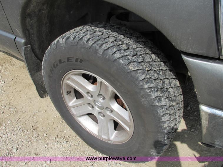 image for item F5284 2006 Dodge Ram 1500 Quad Cab pickup truck