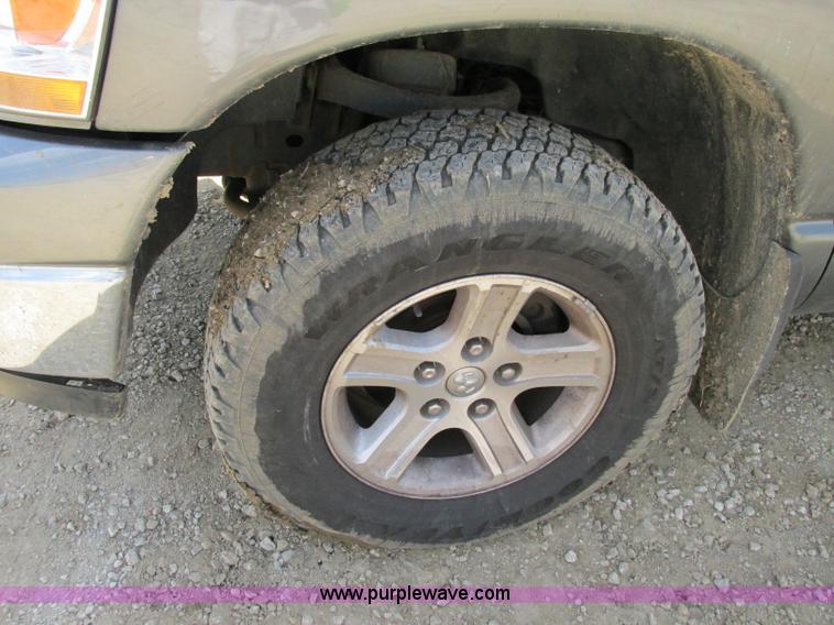 image for item F5284 2006 Dodge Ram 1500 Quad Cab pickup truck