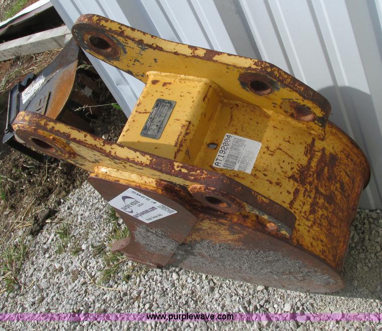 John Deere 310 backhoe bucket in Peculiar, MO Item F5285 sold