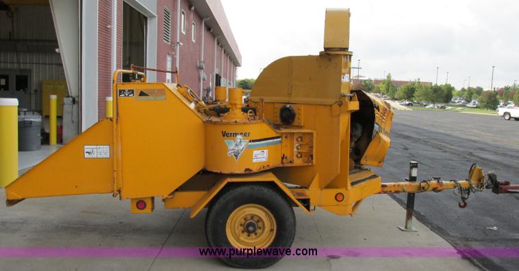 image for item F5299 Vermeer 1250 wood chipper