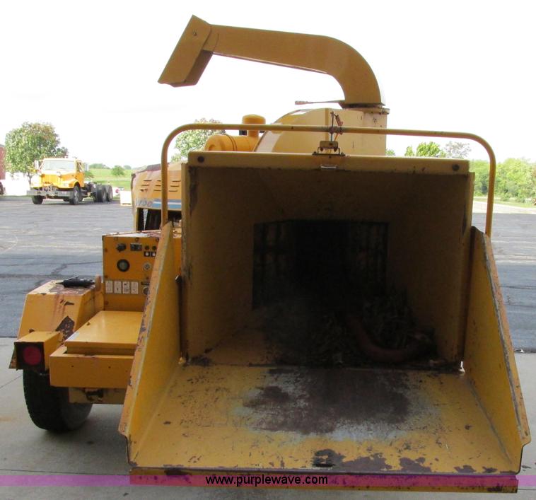 image for item F5299 Vermeer 1250 wood chipper