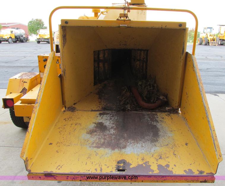 image for item F5299 Vermeer 1250 wood chipper