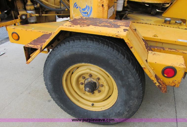 image for item F5299 Vermeer 1250 wood chipper