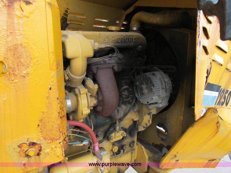 image for item F5299 Vermeer 1250 wood chipper