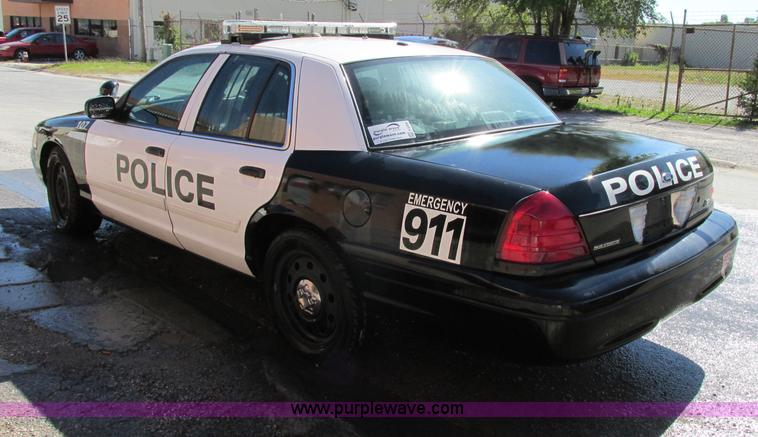 image for item F5309 2010 Ford Crown Victoria Police Interceptor