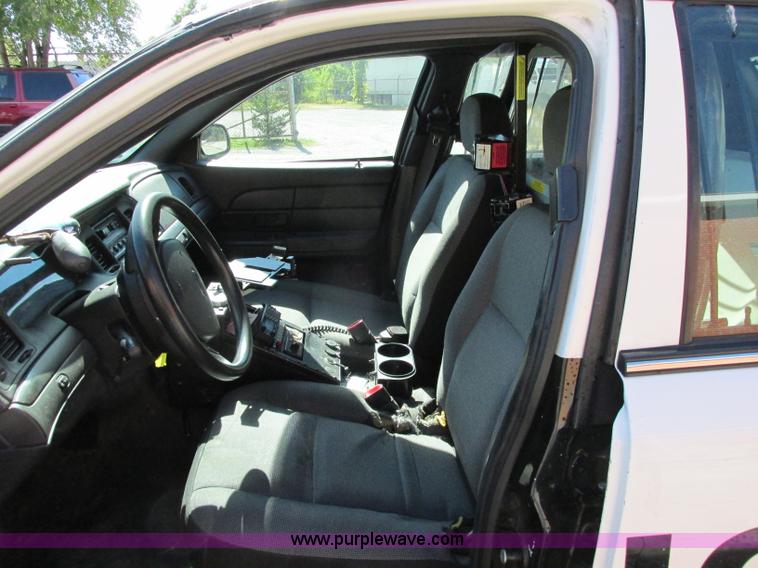 image for item F5309 2010 Ford Crown Victoria Police Interceptor