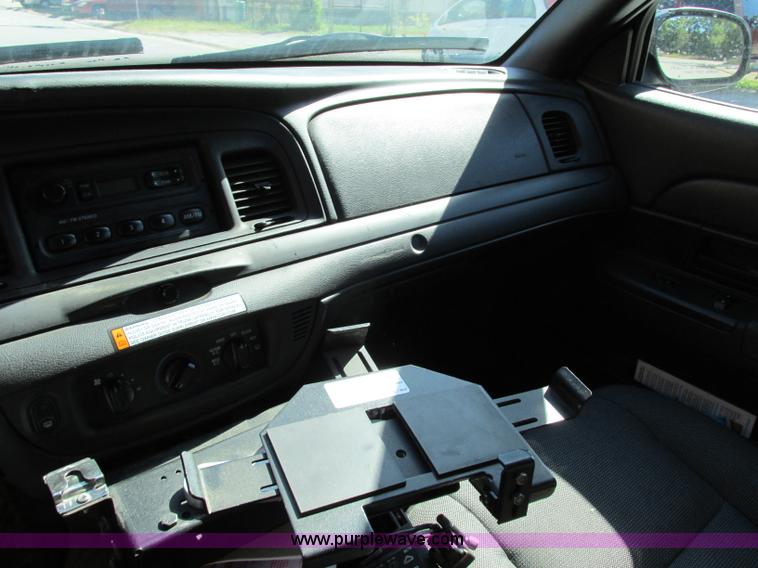 image for item F5309 2010 Ford Crown Victoria Police Interceptor
