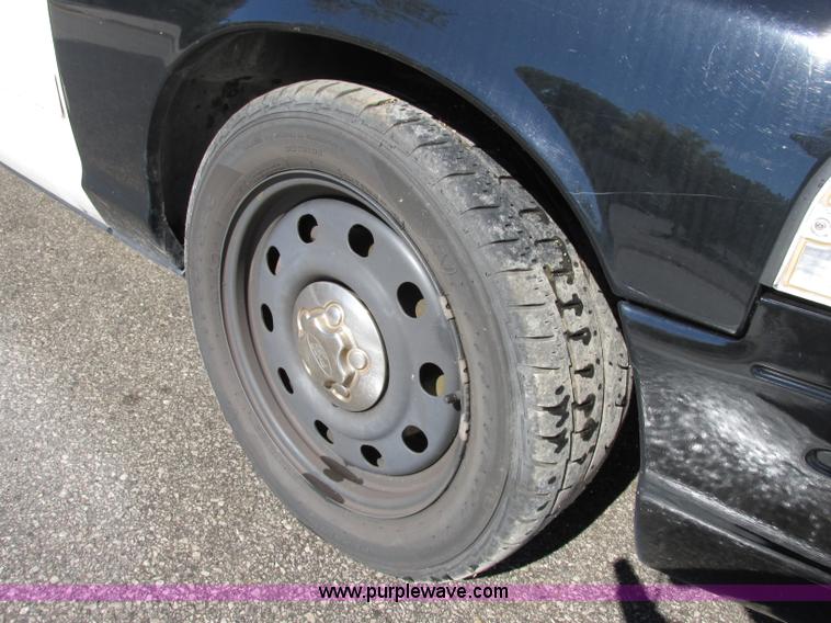 image for item F5309 2010 Ford Crown Victoria Police Interceptor