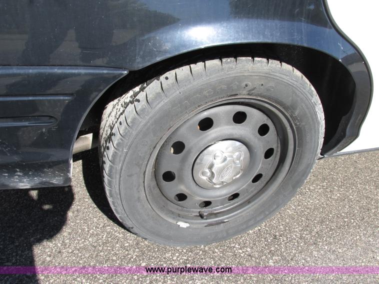 image for item F5309 2010 Ford Crown Victoria Police Interceptor