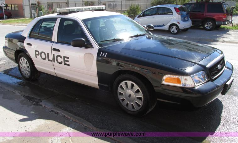 image for item F5310 2010 Ford Crown Victoria Police Interceptor