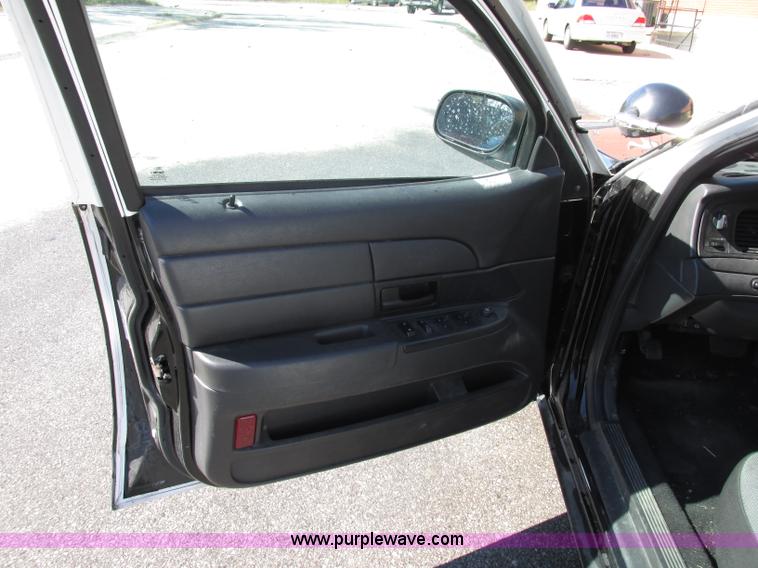 image for item F5310 2010 Ford Crown Victoria Police Interceptor