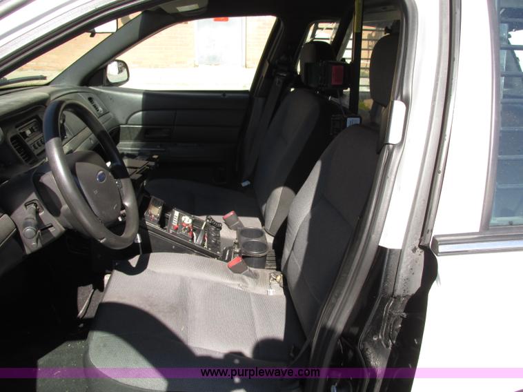 image for item F5310 2010 Ford Crown Victoria Police Interceptor