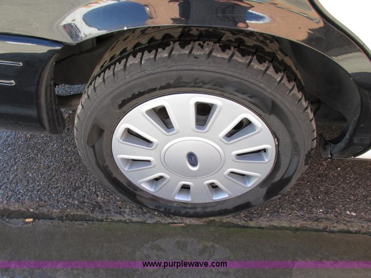 image for item F5310 2010 Ford Crown Victoria Police Interceptor