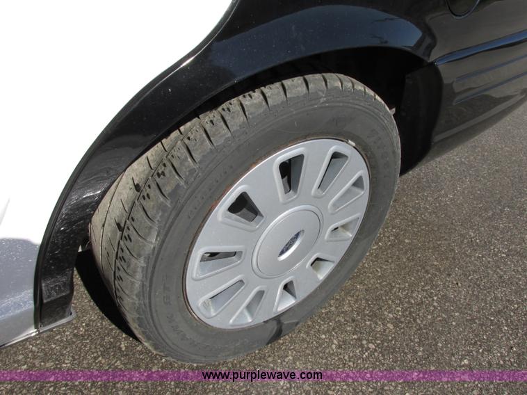 image for item F5310 2010 Ford Crown Victoria Police Interceptor