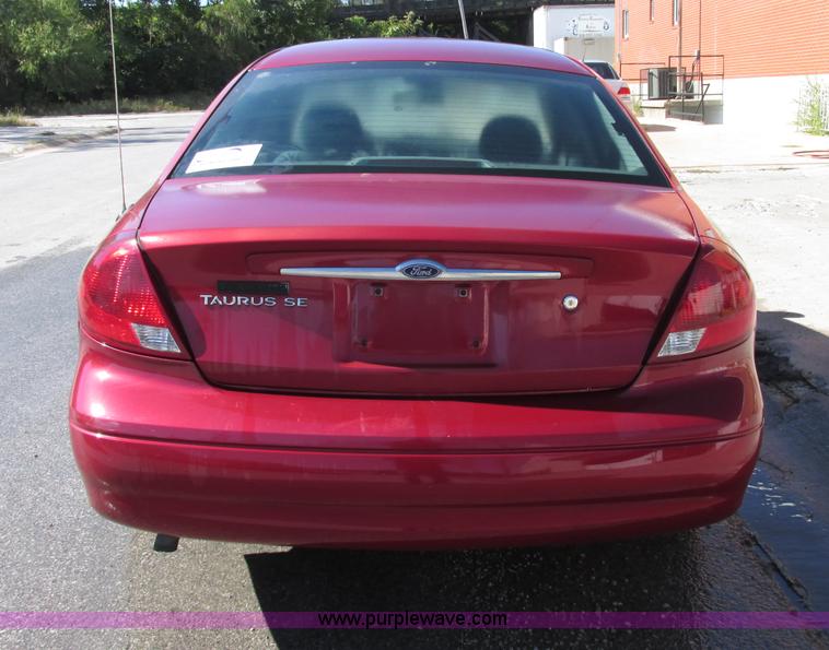 image for item F5311 2002 Ford Taurus SE