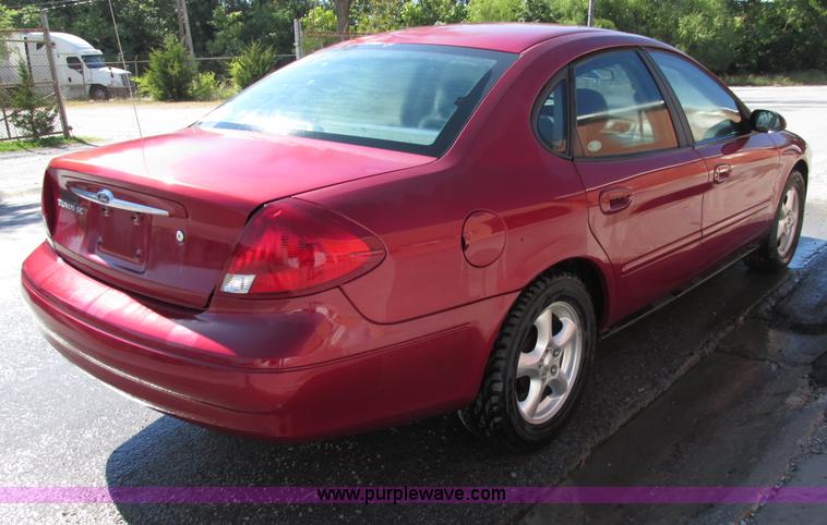 image for item F5311 2002 Ford Taurus SE