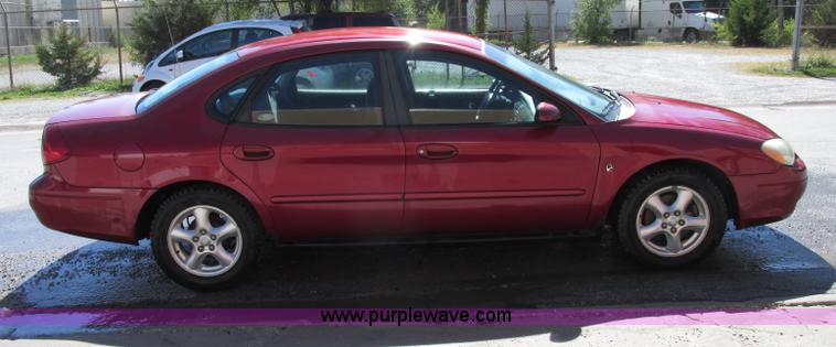 image for item F5311 2002 Ford Taurus SE