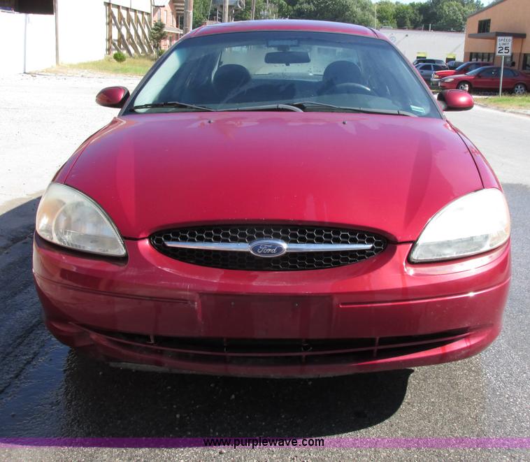 image for item F5311 2002 Ford Taurus SE