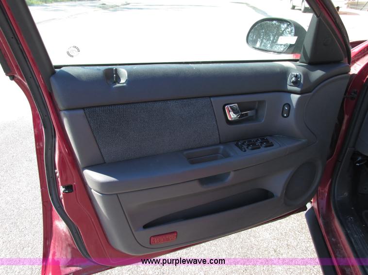 image for item F5311 2002 Ford Taurus SE