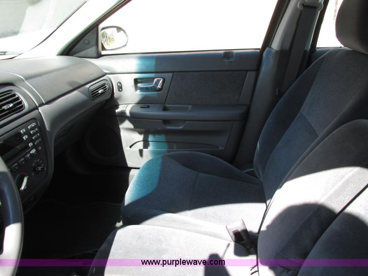 image for item F5311 2002 Ford Taurus SE