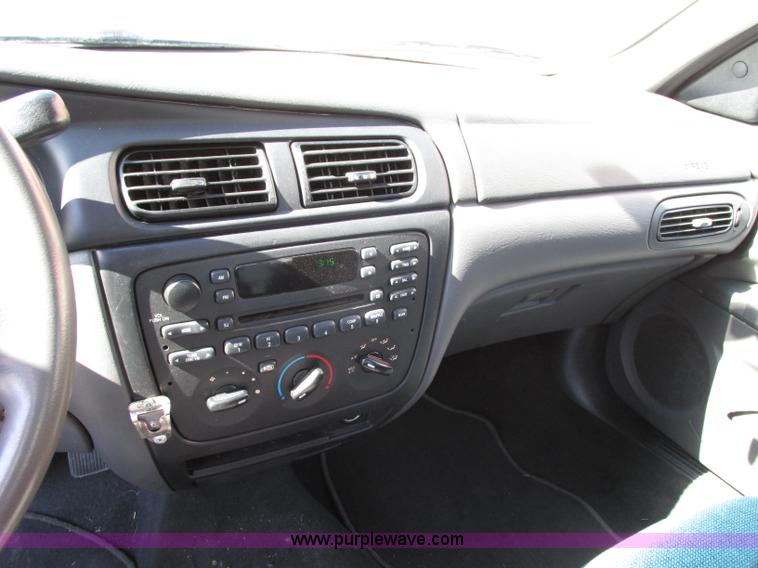 image for item F5311 2002 Ford Taurus SE