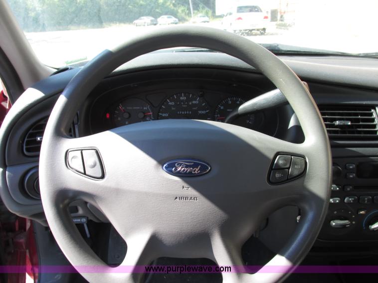 image for item F5311 2002 Ford Taurus SE