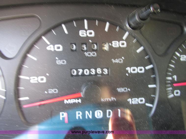 image for item F5311 2002 Ford Taurus SE