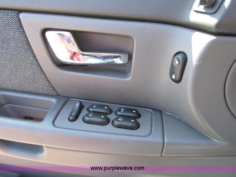 image for item F5311 2002 Ford Taurus SE