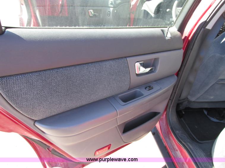 image for item F5311 2002 Ford Taurus SE