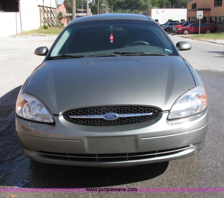 image for item F5313 2001 Ford Taurus SES