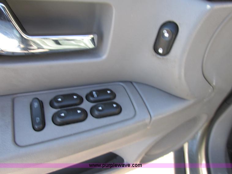 image for item F5313 2001 Ford Taurus SES